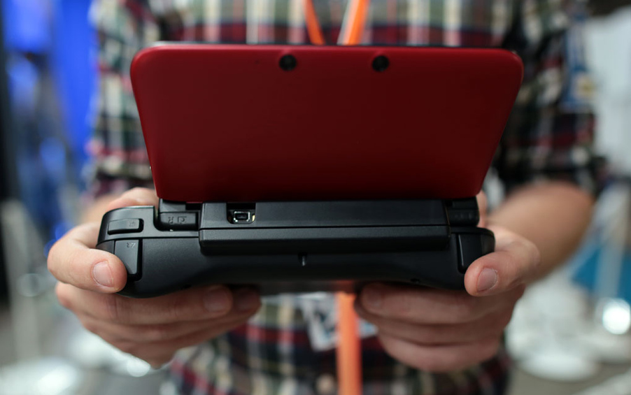 Nintendo teases Circle Pad Pro for the 3DS XL